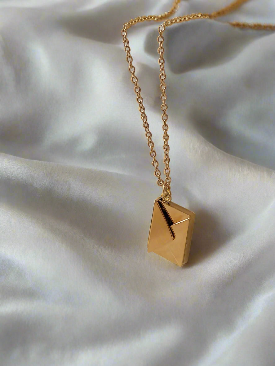 Personalised note necklace
